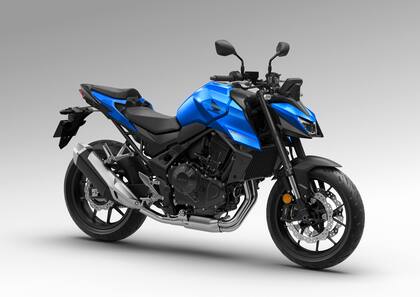 La moto tiene 2.090 mm de largo, 780 mm de ancho y 1.085 mm de alto