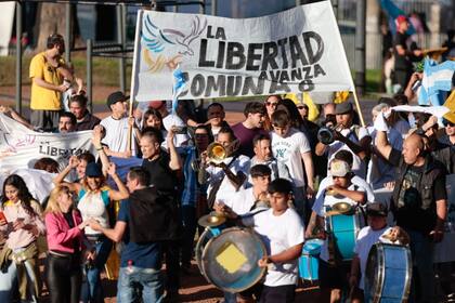 La movilización mileísta en el parque Lezama