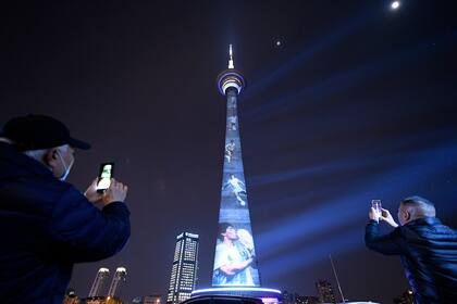 Imgenes de leyenda en la torre de Tianjin. CHINATOPIX VIA AP