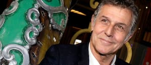 Murió el actor francés Pierre Deny, conocido por su trabajo de Emily in Paris