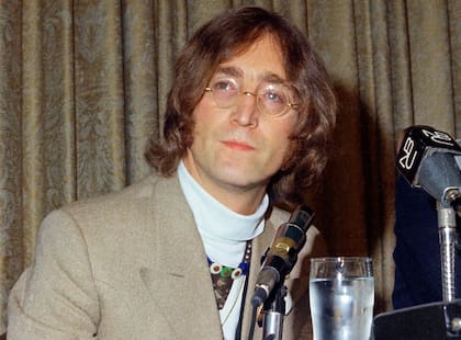 La muerte del cantante John Lennon impactó al mundo entero (Foto AP, archivo)