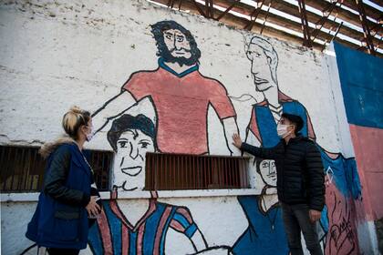 Los admiradores de Carlovich acudieron al estadio de Central Córdoba para despedirlo.