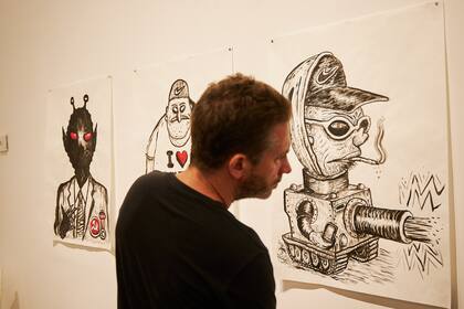 La muestra colectiva "Lluvia ácida" cruza las artes visuales, la historia, el cómic y el humor gráfico