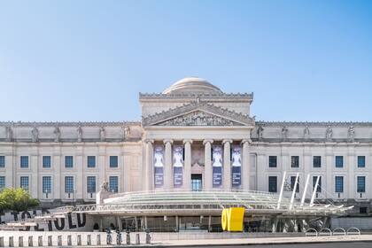 La muestra de Christian Dior se exhibe en el Brooklyn Museum