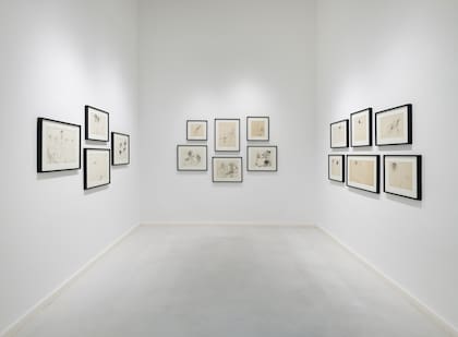 La muestra de MC incluye también casi una veintena de dibujos sobre papel