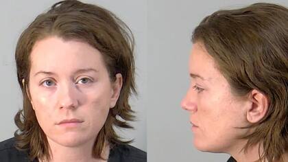 La mujer de 35 años deberá presentarse delante de una corte por un cargo de “abuso infantil agravado”