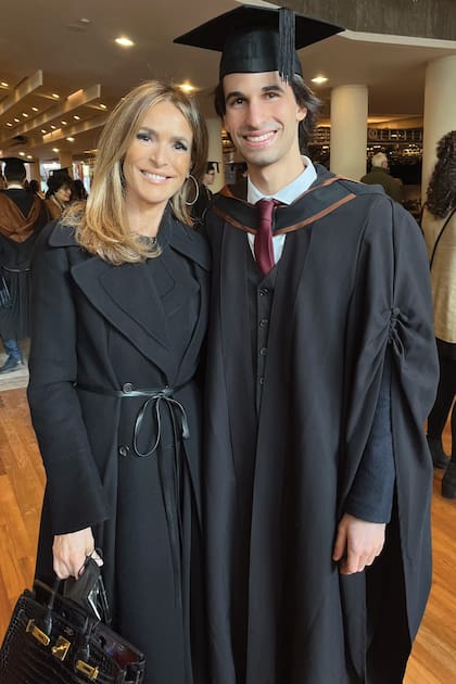 La mujer de Gustavo, Rossella Della Giovampaola, también estuvo
presente.