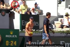 Daniil Medvedev quedó eliminado en la primera ronda de Roland Garros: cruces con el público y reproches de su esposa