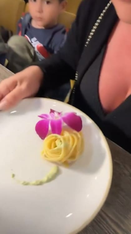 La mujer mostró el plato de fideos y sus seguidores se indignaron (Foto: Captura de video)