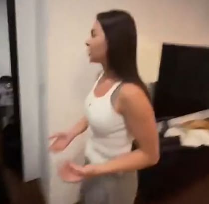 La mujer que fue encontrada en el departamento negó las acusaciones