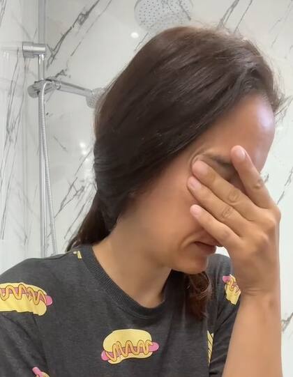 La mujer rompió en llanto tras las críticas en las redes