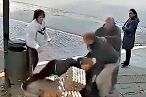 La mujer se arrojó sobre los 24 maples