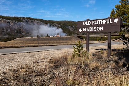 La mujer se desvió del sendero seguro y cayó sobre aguas termales que le produjeron graves quemaduras