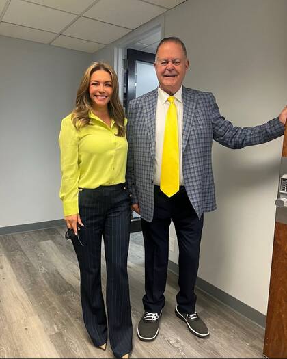 La mujer se unió al equipo de Eduardo Soto, un abogado de migración latino hace 30 años