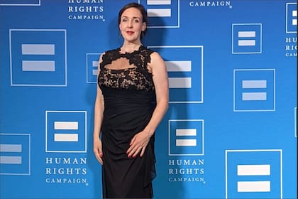 La mujer, vecina de Nueva York, recibió el apoyo de organizaciones comunitarias y voluntarios individuales para su trabajo de limpieza en el Puente Brooklyn