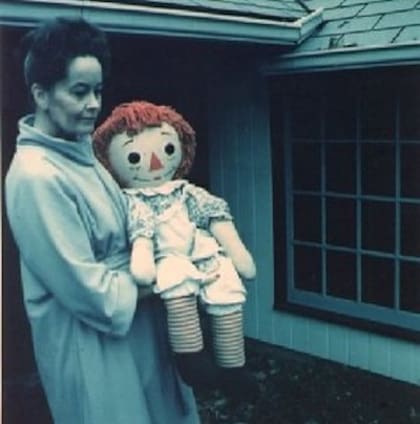 La muñeca se encuentra vinculada con aterradores sucesos
