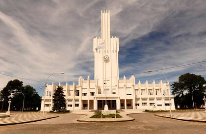 La municipalidad de Coronel Pringles.