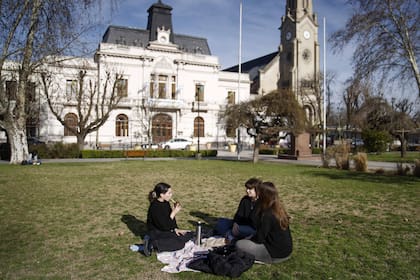 La municipalidad de Saladillo y la Plaza 25 de mayo
