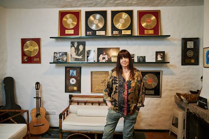 "La música es lo que en realidad me hace más feliz. ¿Te cuento una primicia? Acabo de grabar un álbum que se llama Canciones dedicadas", anunció Marilina Ross a LA NACION