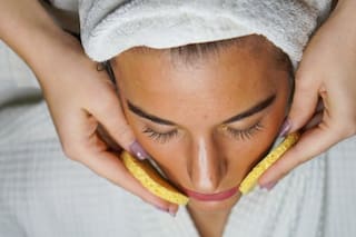 Cómo eliminar las arrugas con esta mascarilla casera a base de jugo de naranja y gelatina