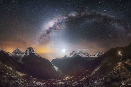 Los nevados de Huascarán y Huandoy en la quebrada Llanganuco, en la Cordillera Blanca de Perú