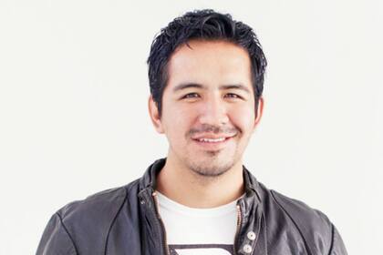 Jheison Huerta: "Yo he aprendido con el tiempo a ser muy paciente y a esperar el momento adecuado, esperar la luz o que la lluvia se disipe y nos deje ver las estrellas". (https://jheisonhuerta.com/)