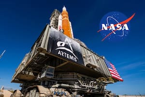 La NASA traslada el cohete Artemis II a la plataforma de lanzamiento en camino a la Luna