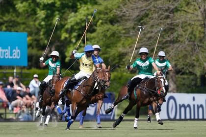 La Natividad debutó con una buena victoria sobre La Irenita Clinova