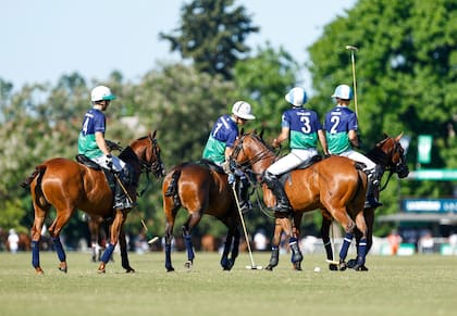 La Natividad-La Dolfina se enfrentará con Los Machitos-El Refugio y ambos definirán el primer finalista del Abierto de Tortugas.