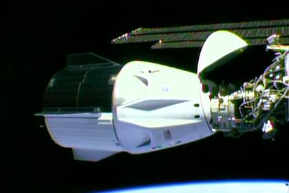 La nave Endeavour, ya acoplada,vista desde la Estación Espacial Internacional