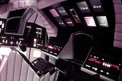 La nave espacial Discovery One de la película prácticamente no necesita la intervención de los astronautas