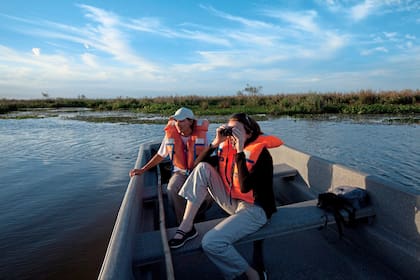 La navegación por los esteros es una de las actividades más solicitadas desde Carlos Pellegrini