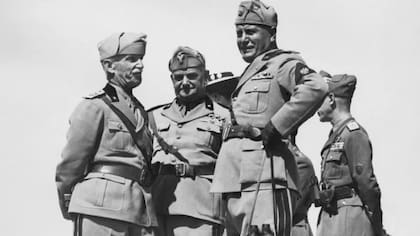 La negativa del rey Víctor Manuel III a declarar el estado de sitio y así detener a Mussolini y a sus fascistas terminó abriéndole las puertas a la destrucción de la democracia italiana y de la monarquía luego