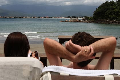 Las parejas sin hijos tienden a vivir en casas más pequeñas y gastan menos en transporte, lo que los pone en una mejor posición para ahorrar para la jubilación o gastar en turismo