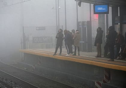 La niebla y la neblina son el mismo fenómeno, pero difieren en la reducción de la visibilidad 