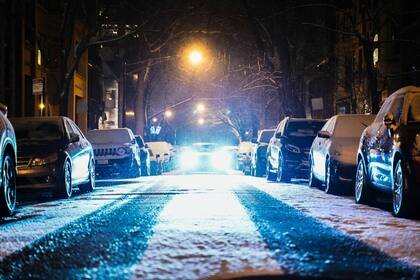 La nieve en Chicago se acumula en las carreteras a un ritmo de entre 6,35 y 1,27 cm por hora