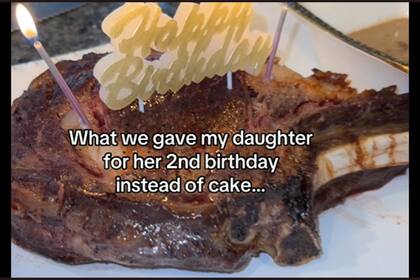 La niña estaba feliz, pero en las redes se generó polémica. (TikTok)