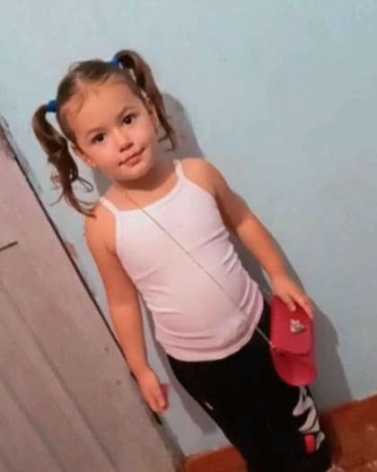 La niña tenía tres años y la madrastra fue imputada por homicidio doloso por motivo vil, uso de asfixia y violencia doméstica y familiar
