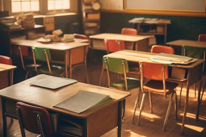 La niña trazó una ruta para huir por la cerca del patio y eligió refugios dentro de la escuela