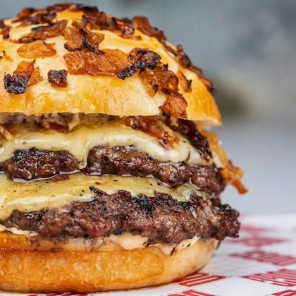 La Noche de las Hamburgueseras: combos al 50% en locales adheridos