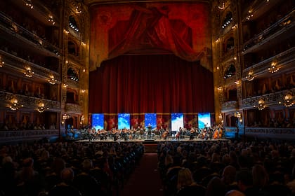 La noche del 10 aniversario de la Orquesta Aeropuertos Argentina