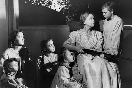 La noche del cazador, una película sobre los opuestos, contiene imágenes bellísimas que conjugan la belleza y el terror que buscaba capturar Laughton