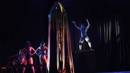 La noche más obstinada, montaje del argentino Pablo Rotemberg