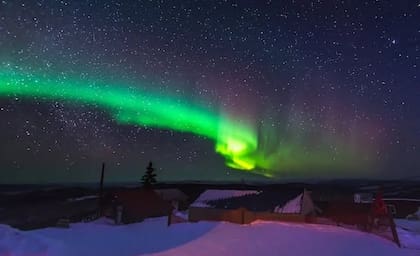 La noche polar en Utqiagvik permite ver las auroras boreales (Instagram/@ndsnoticias_)