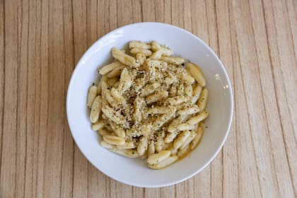 "La nonna hacía los fusilli con harina de trigo común, nosotros ahora usamos una sémola rimacinata", cuentan María Eugenia y Franca