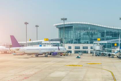 La norma busca reforzar la seguridad nacional en aeropuertos y prevenir fraudes de identidad