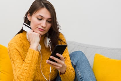 La norma ordena que el precio final figure de forma clara y visible, incluso si algunas tarifas son variables