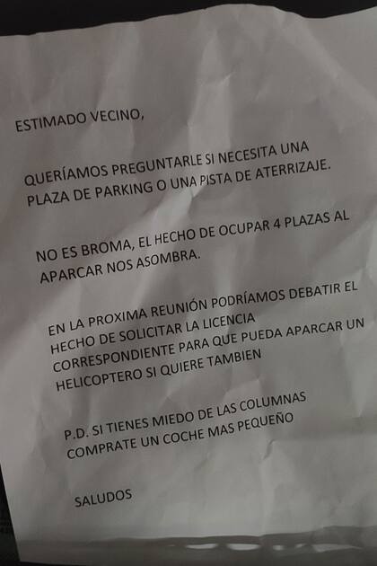 La nota dirigida al vecino que estacionaba mal su vehículo