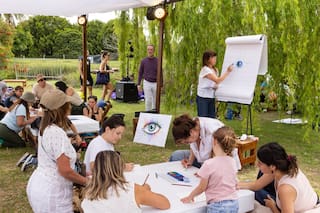 La meditación con arte que emocionó al público del Bienestar Fest