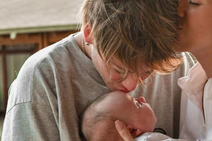 La tierna imagen de la familia del trapero y la cordobesa Rocío Moreno